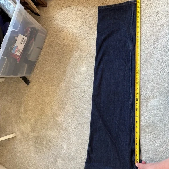 Carhartt Women’s Original Fit Flannel Lined Jeans Size 8 Straight Leg Dark Wash - Picture 9 of 11